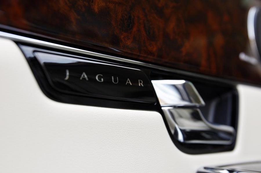  Jaguar XJL 2011 года  (фото 7 из 44)